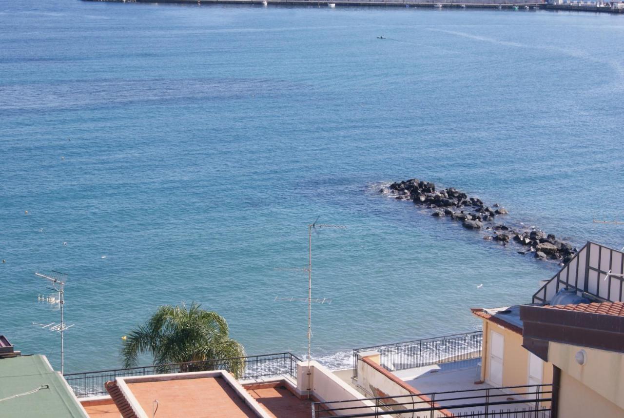 Donna Sicilia 2 Apartamento Giardini Naxos Exterior foto
